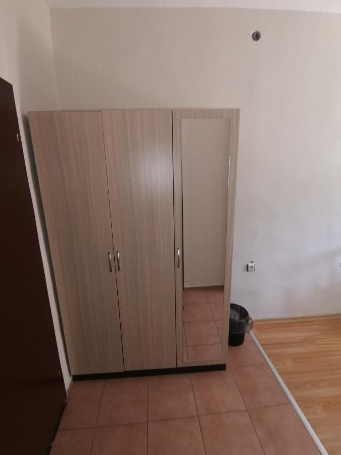 קיטן Kazlarov Guest House מראה חיצוני תמונה