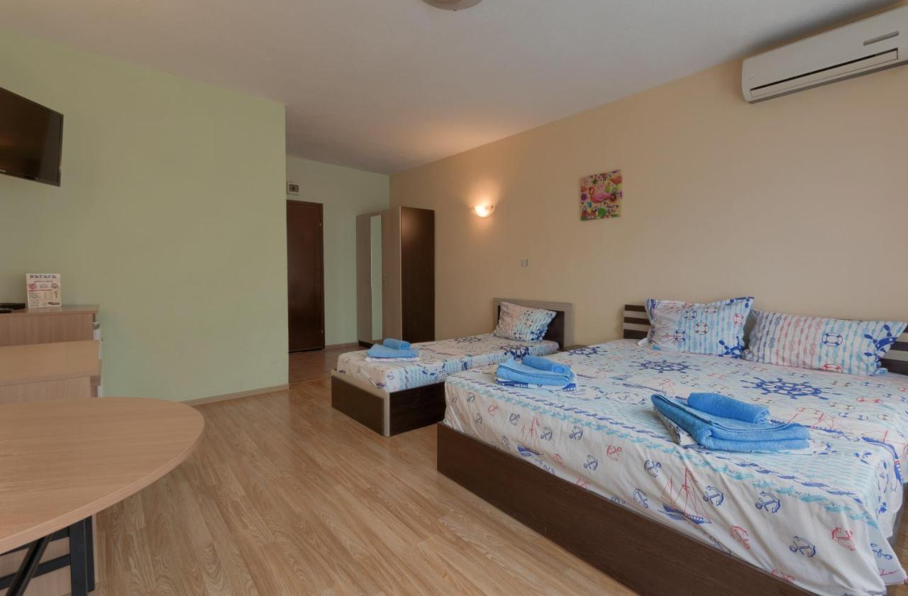 קיטן Kazlarov Guest House מראה חיצוני תמונה