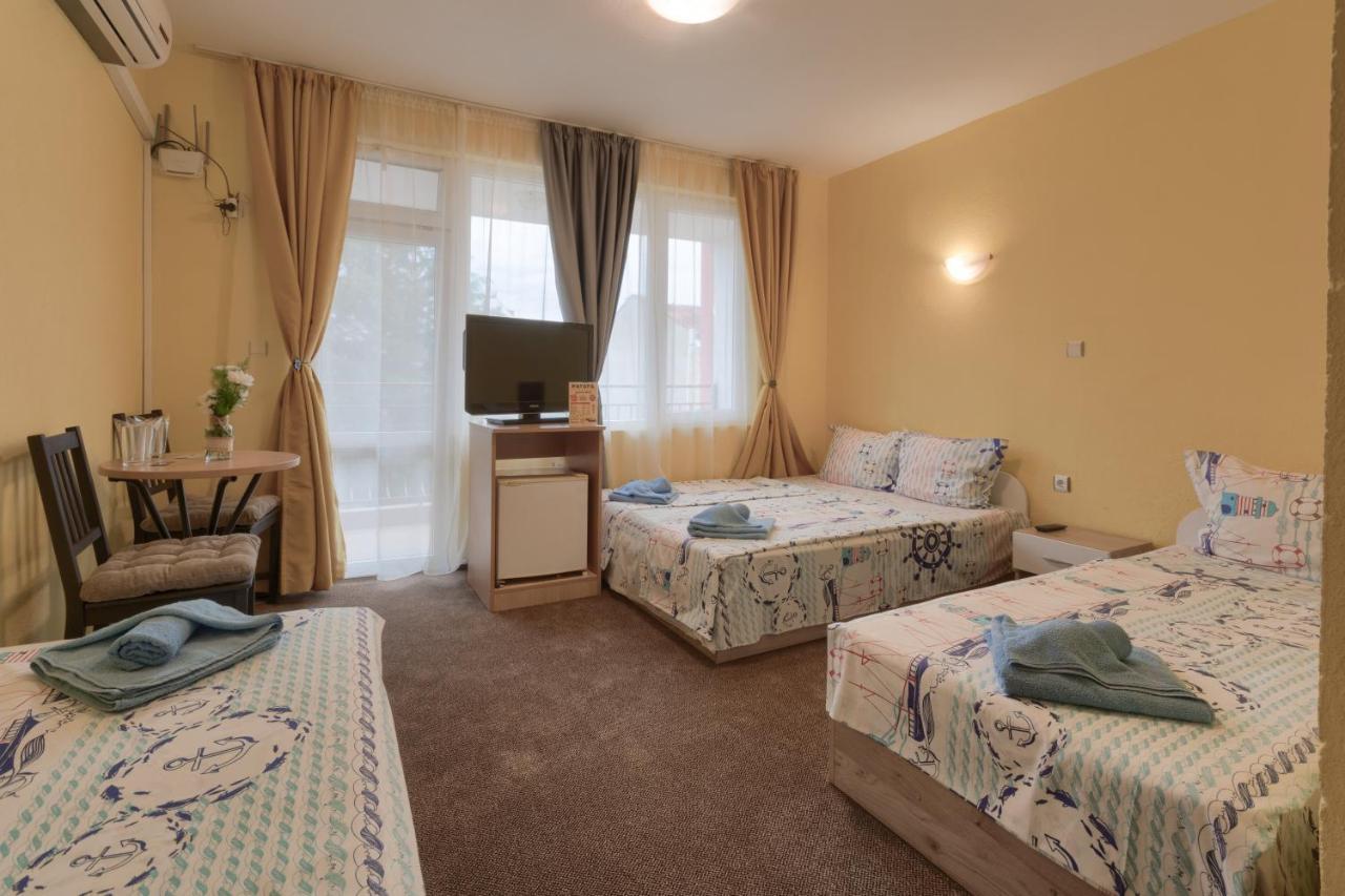 קיטן Kazlarov Guest House מראה חיצוני תמונה