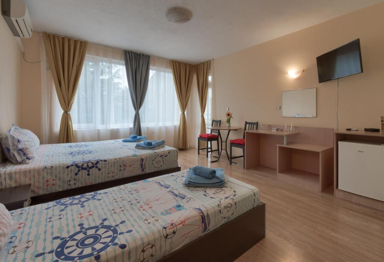 קיטן Kazlarov Guest House מראה חיצוני תמונה