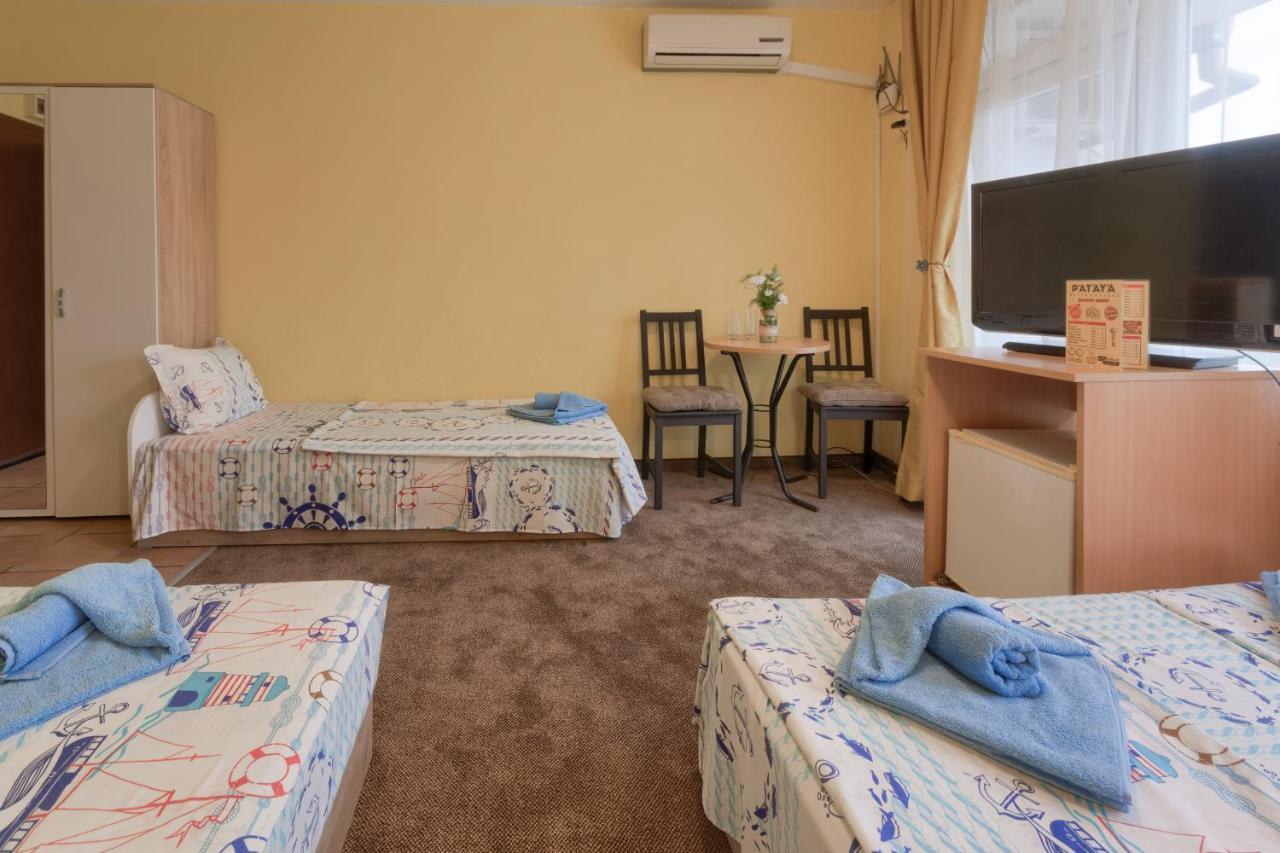 קיטן Kazlarov Guest House מראה חיצוני תמונה