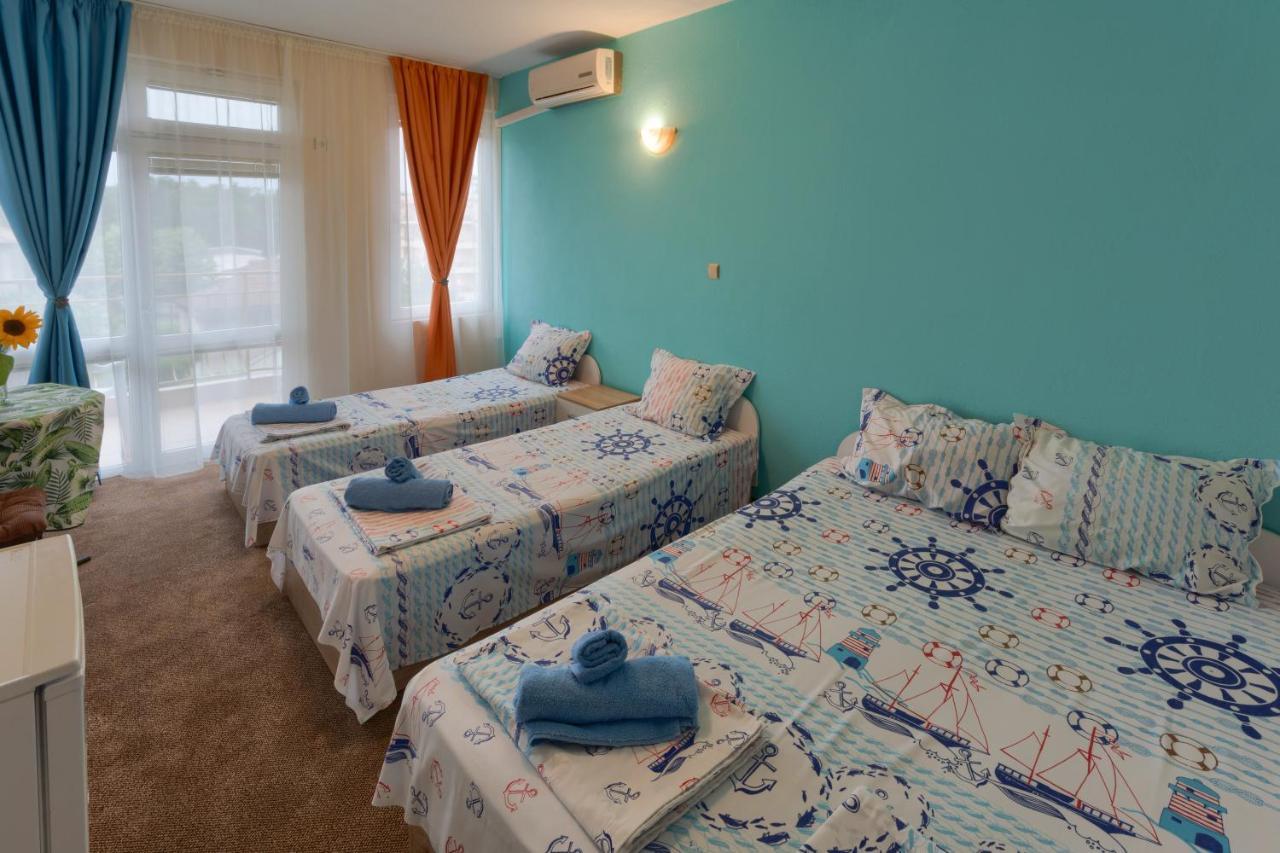 קיטן Kazlarov Guest House מראה חיצוני תמונה