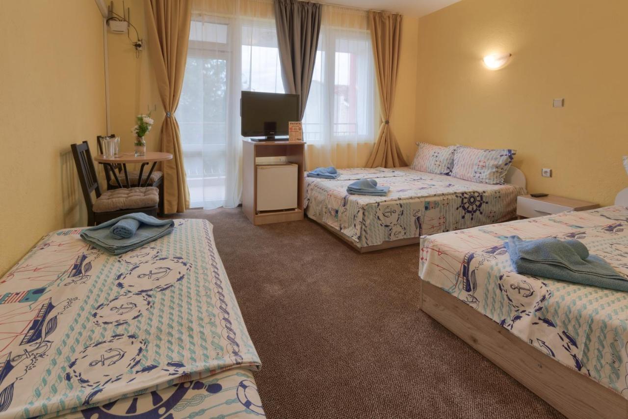 קיטן Kazlarov Guest House מראה חיצוני תמונה