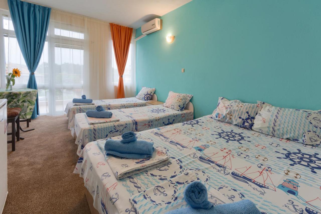 קיטן Kazlarov Guest House מראה חיצוני תמונה