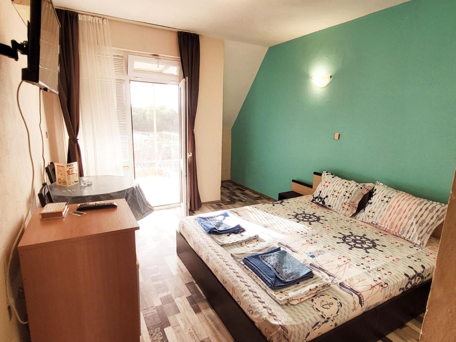 קיטן Kazlarov Guest House מראה חיצוני תמונה