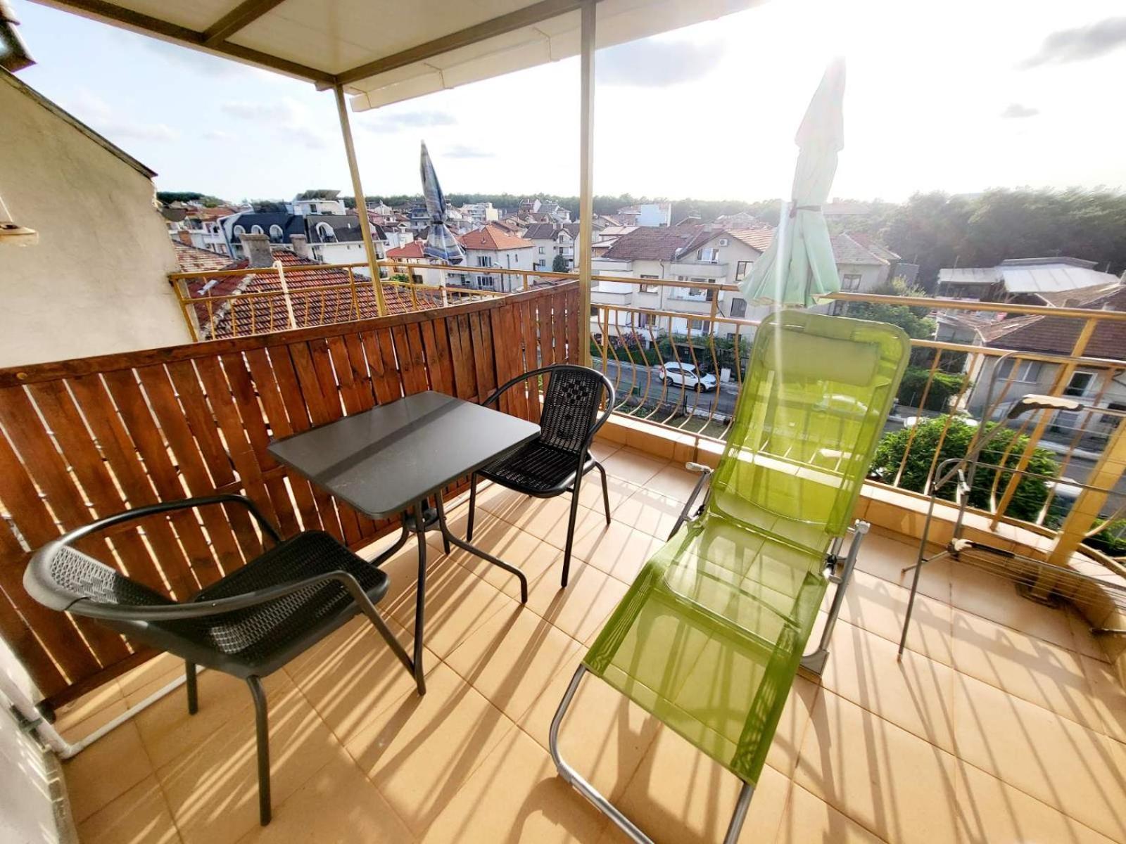 קיטן Kazlarov Guest House מראה חיצוני תמונה