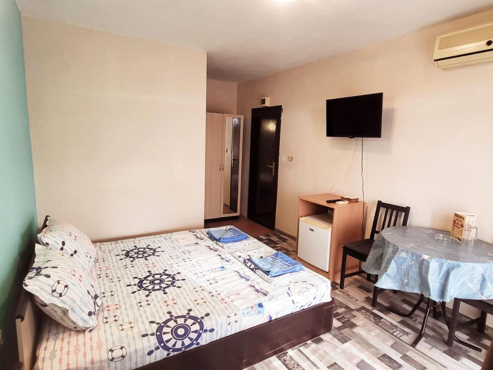 קיטן Kazlarov Guest House מראה חיצוני תמונה
