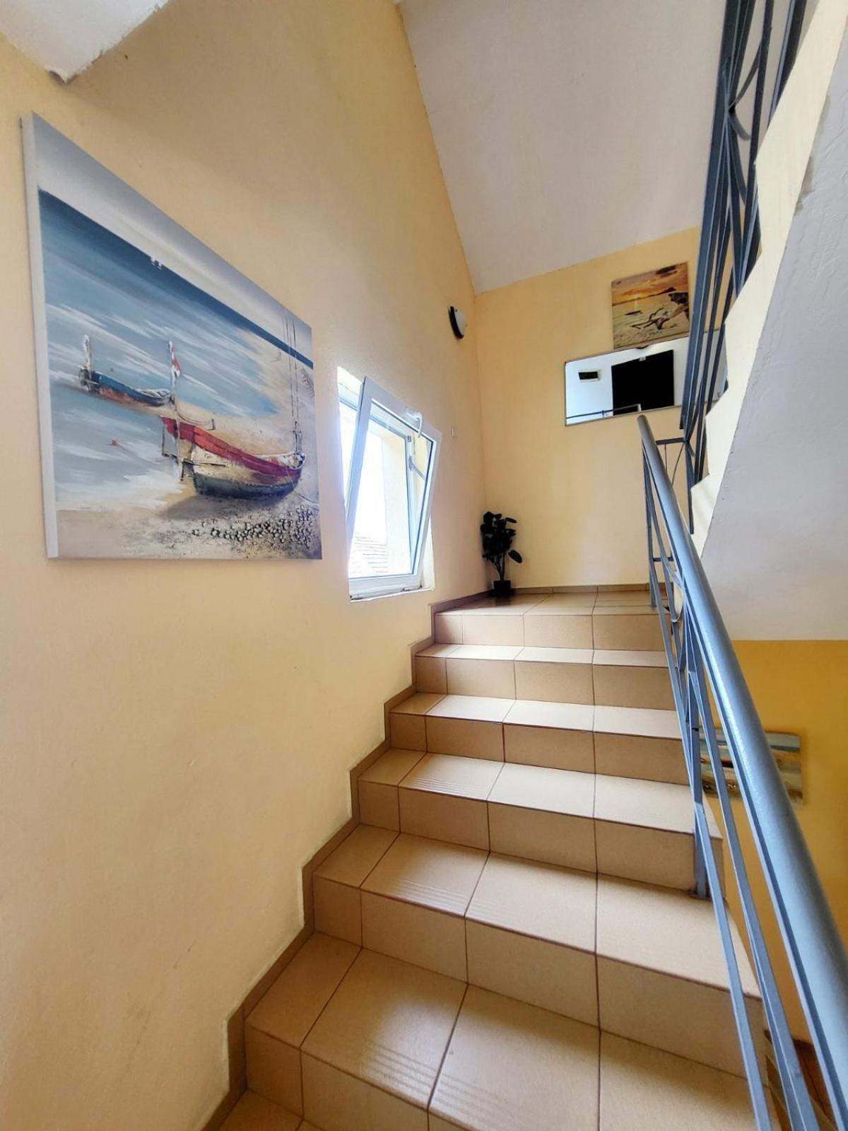 קיטן Kazlarov Guest House מראה חיצוני תמונה