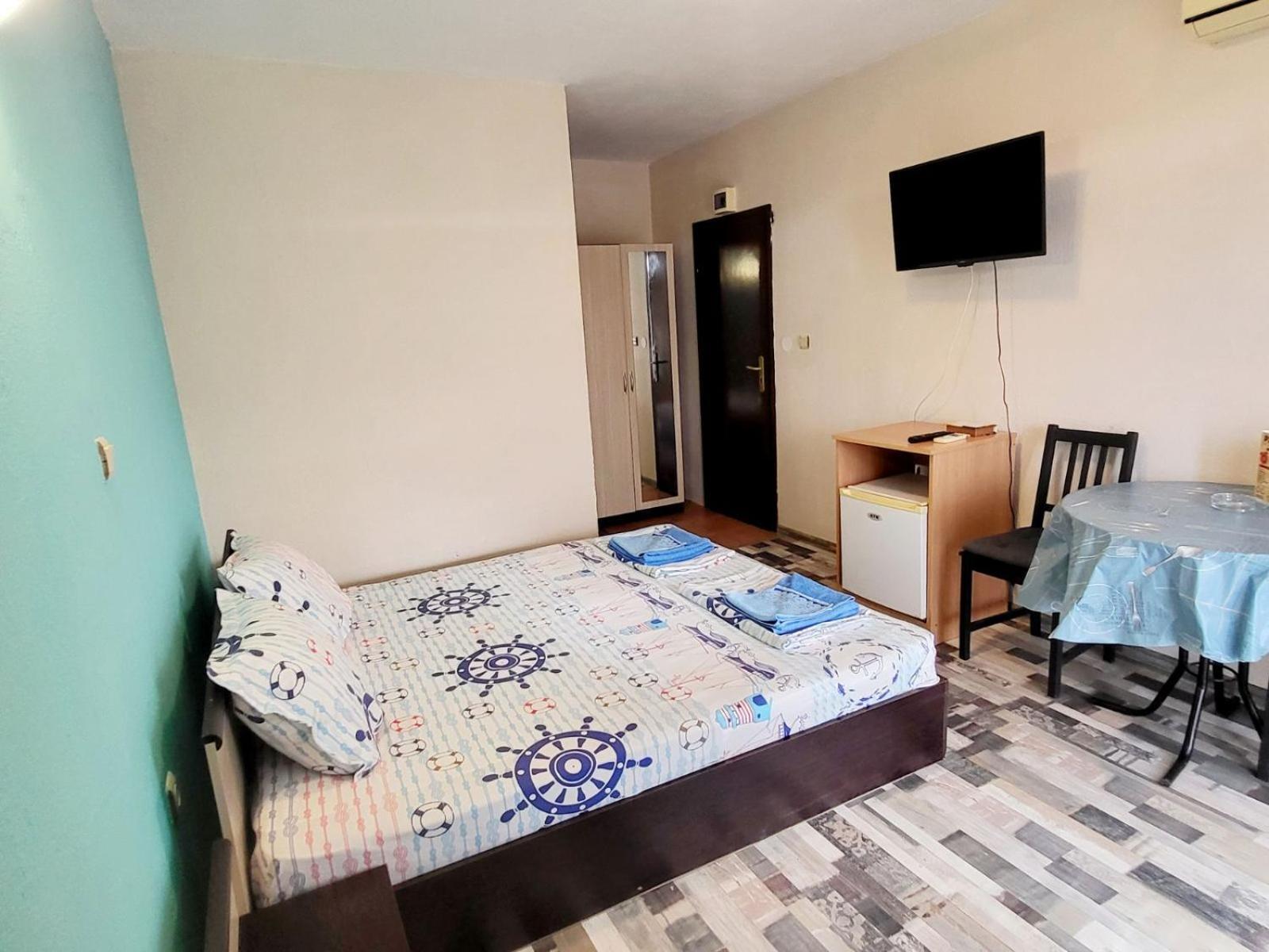 קיטן Kazlarov Guest House מראה חיצוני תמונה