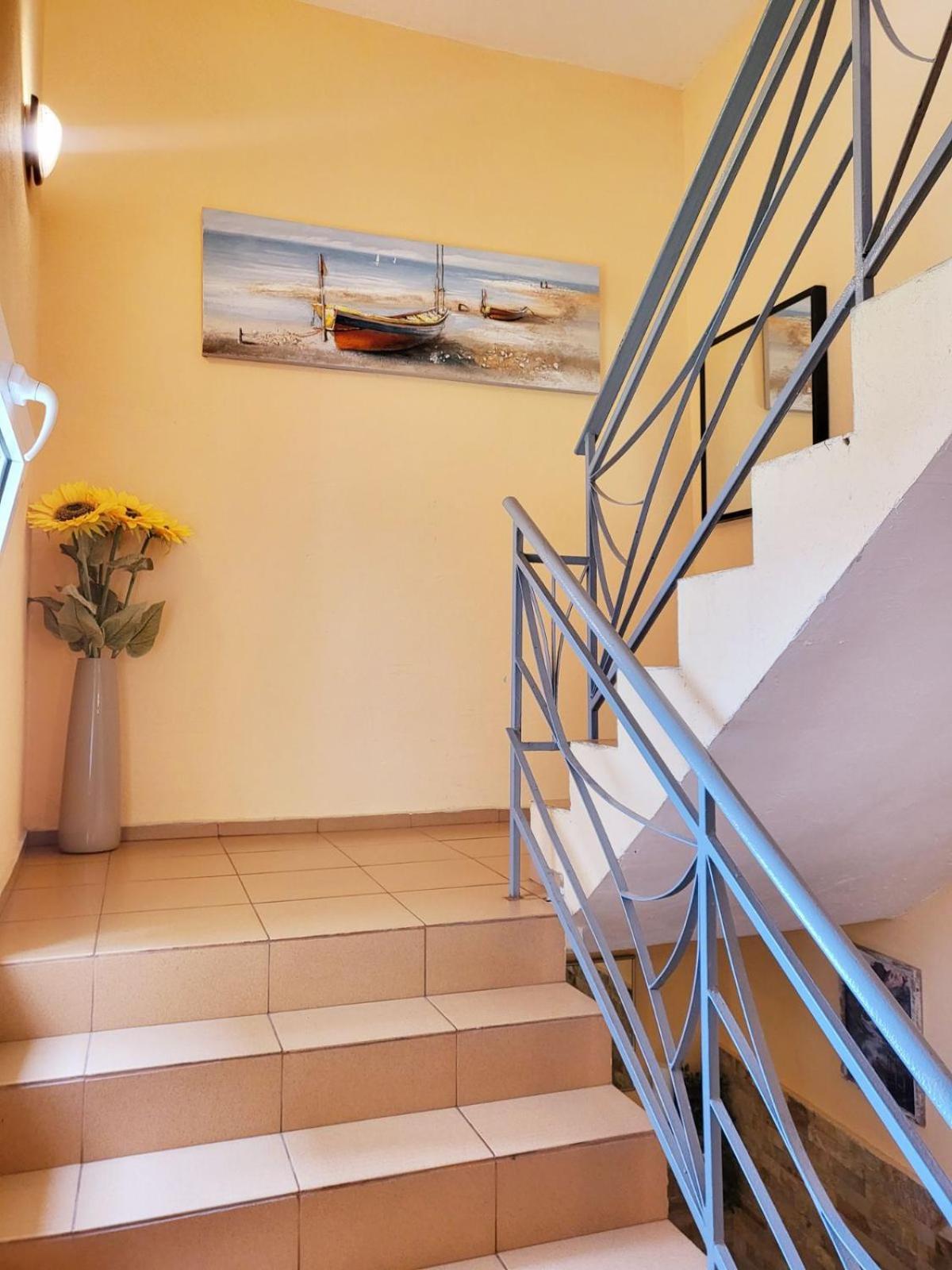 קיטן Kazlarov Guest House מראה חיצוני תמונה